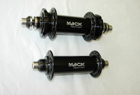 mack superlight track hubs